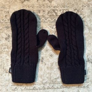 Olympic mittens with ‘Go USA’ on the palms